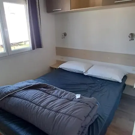 Mobilhome 4 Personnes 2 Chambres Camping 3 Etoiles Ivry La Bataille