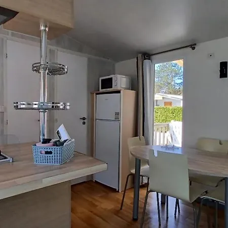 Mobilhome 4 Personnes 2 3 Etoiles La Bataille